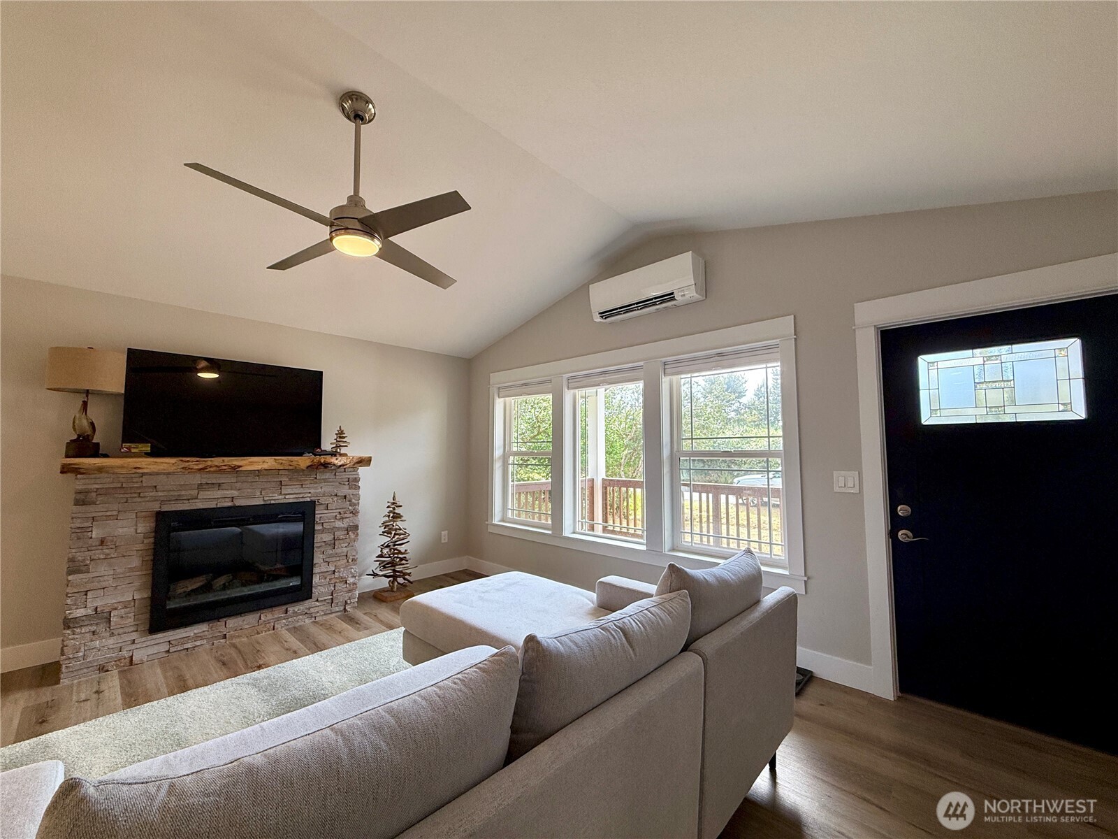 335 N Wynoochee Drive SW