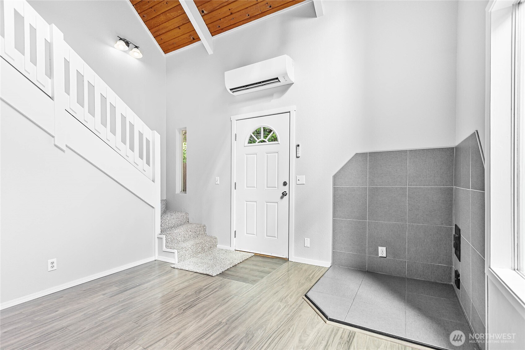 2 Creekside Lane