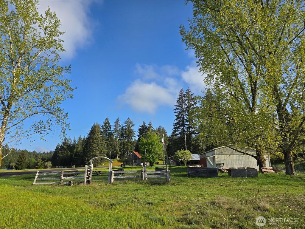 Photo of 140 E Virgil Drive W, Allyn, WA 98524 (MLS # 2513709)