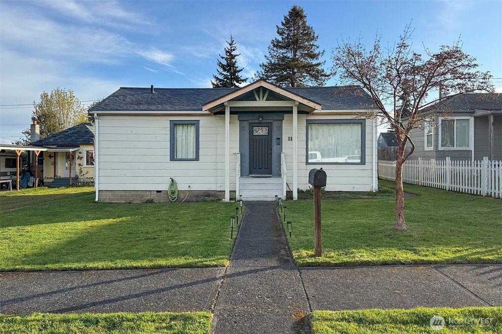Photo of 1117 E 4th Street, Port Angeles, WA 98362 (MLS # 2508096)