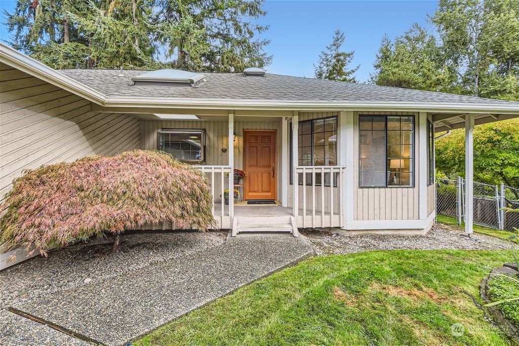 Photo of 20721 25th Avenue W, Lynnwood, WA 98036 (MLS # 2169314)