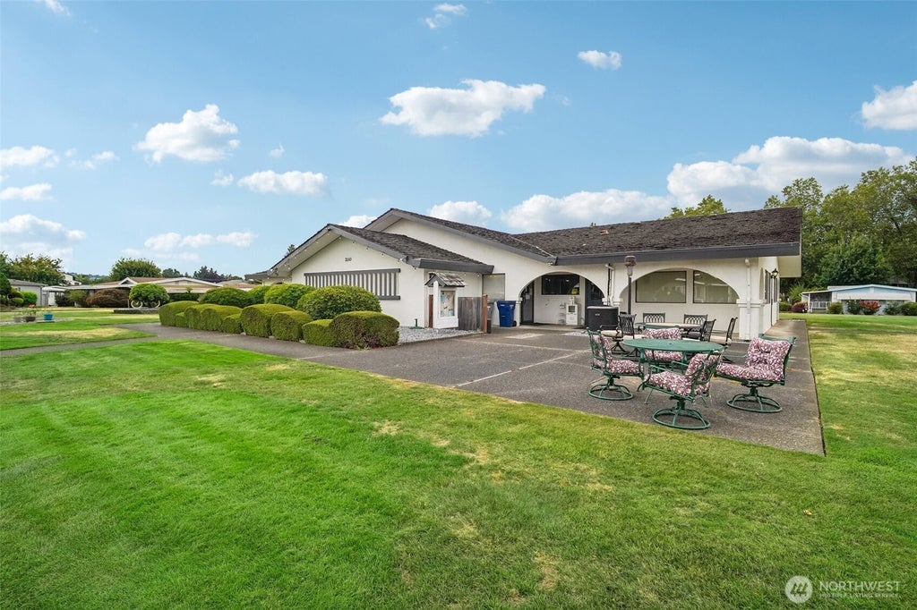 Photo of 1402 22nd Street NE #300, Auburn, WA 98002 (MLS # 2571993)