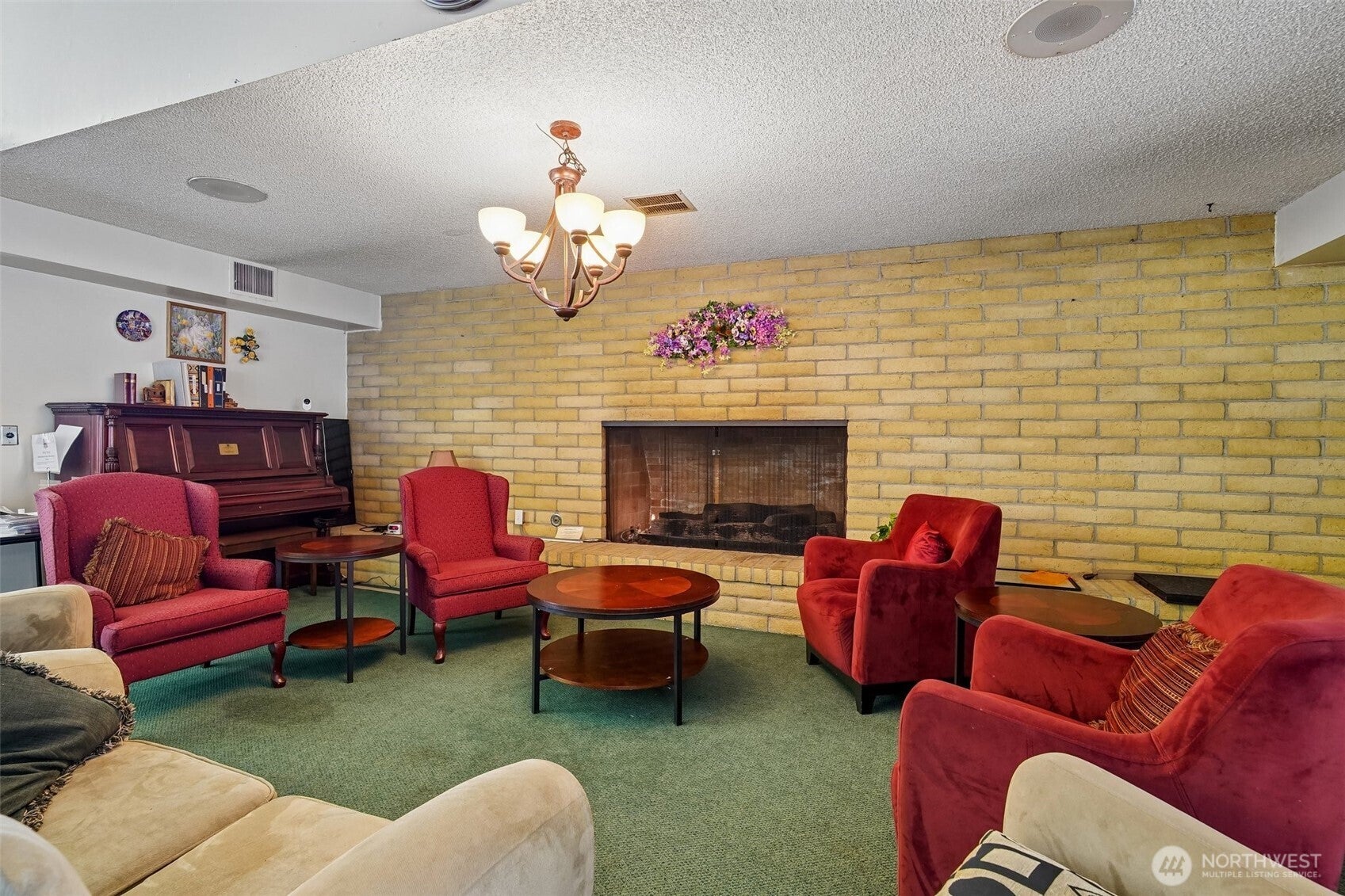 1402 22nd Street NE 300