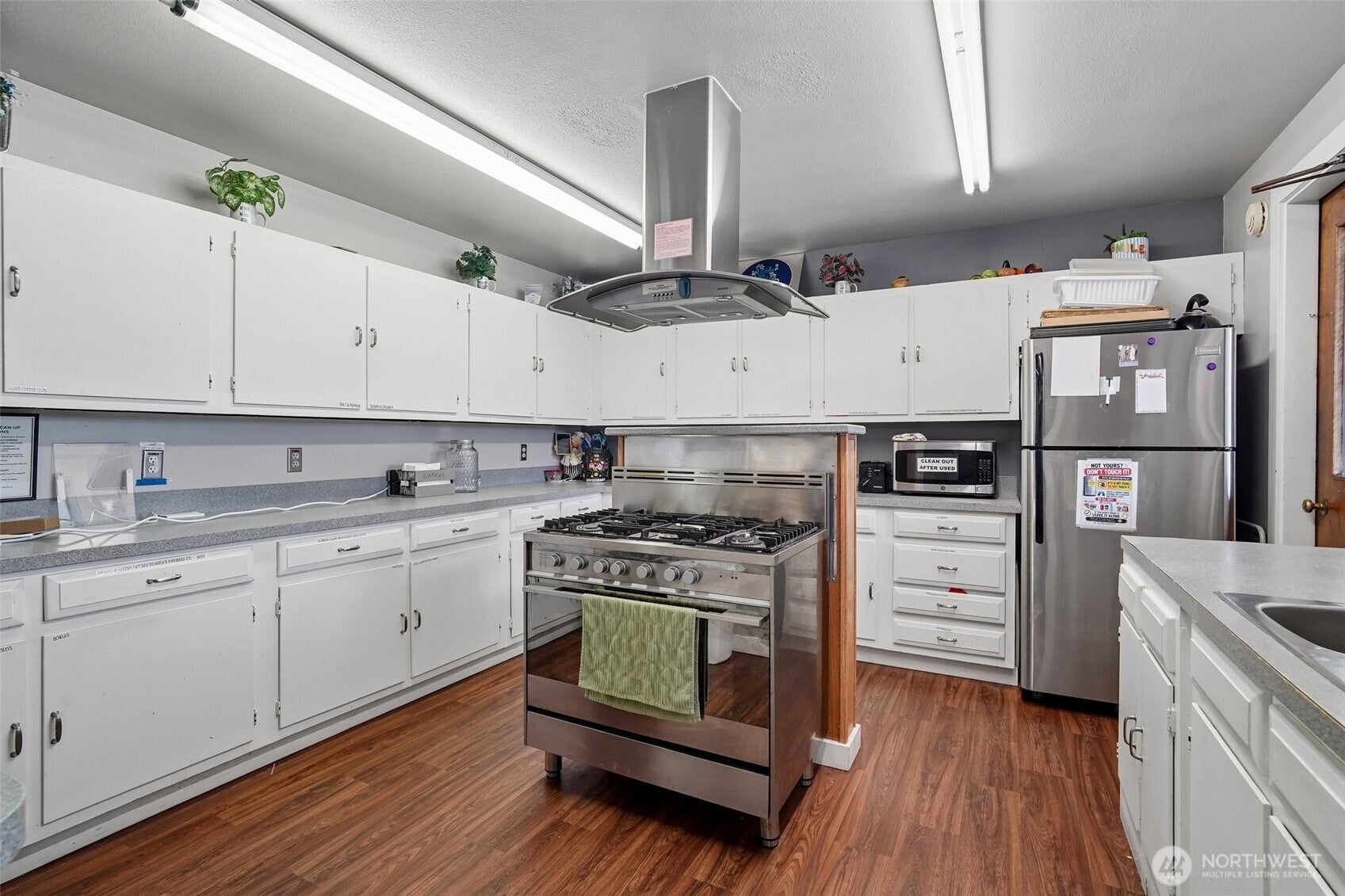 1402 22nd Street NE 300