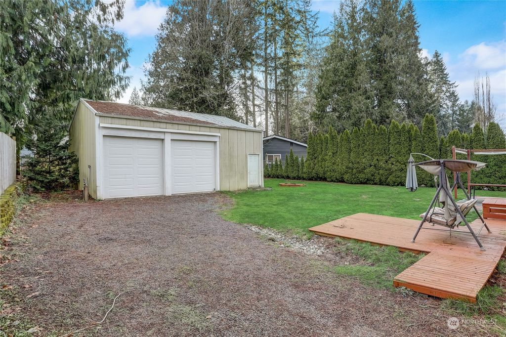 Photo of 21421 NE 61st Street, Redmond, WA 98053 (MLS # 2196244)