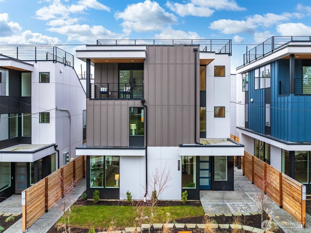 Photo of 8831 B Wallingford Avenue N, Seattle, WA 98103 (MLS # 2489311)