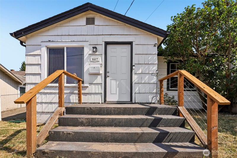 807 Columbia Street