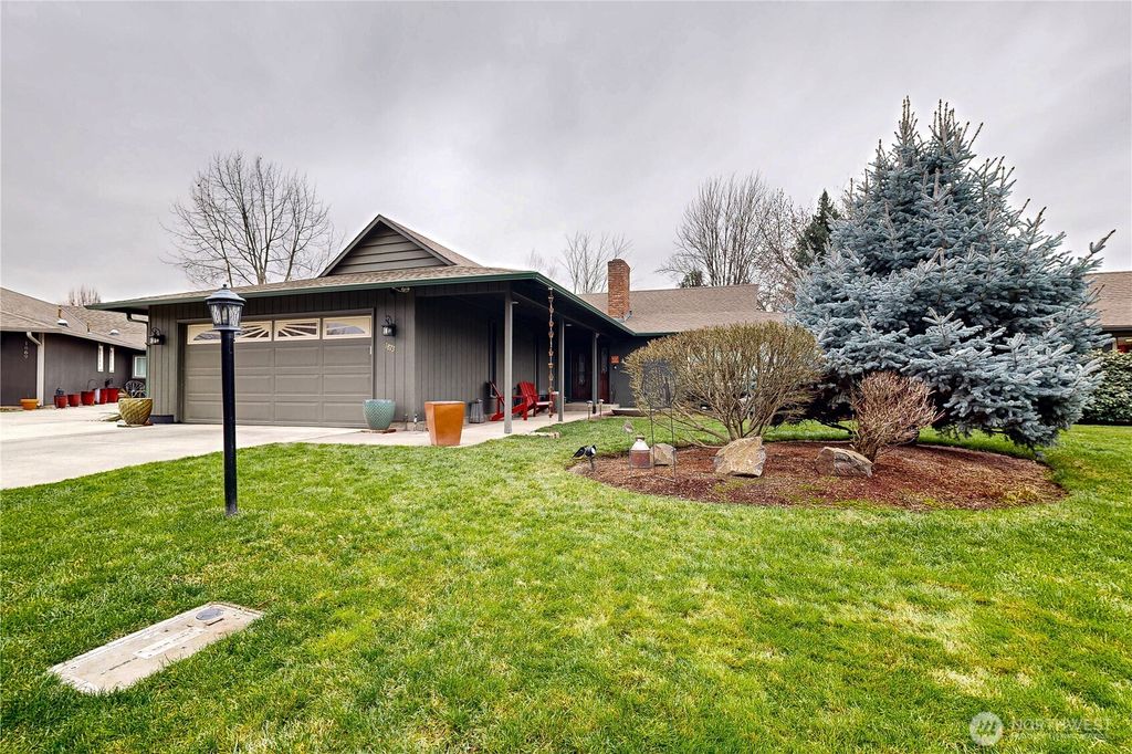 Photo of 1873 Rustic Place, Walla Walla, WA 99362 (MLS # 2471049)