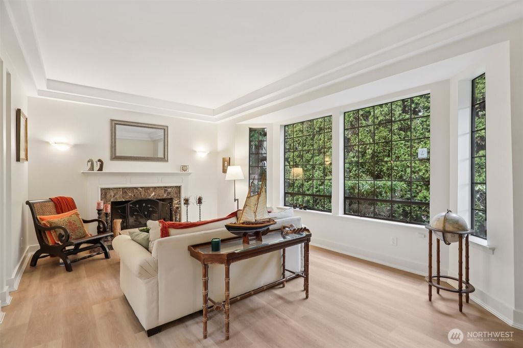 Photo of 1018 4th Avenue S, Edmonds, WA 98020 (MLS # 2465446)