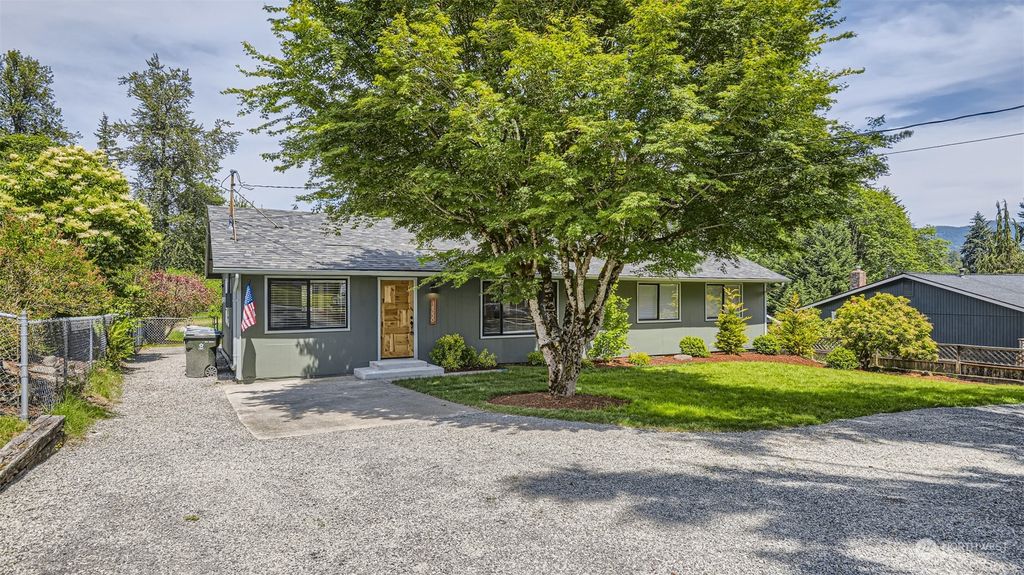 Photo of 16030 SE 130th Street, Renton, WA 98059 (MLS # 2078412)