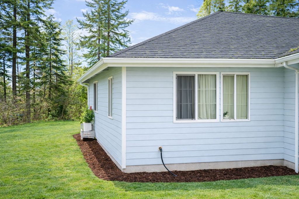 Photo of 2272 N Williams Rd, Oak Harbor, WA 98277 (MLS # 2467091)