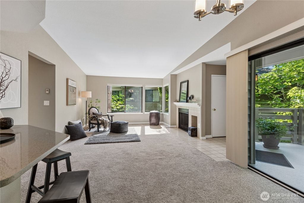 Photo of 1380 Bellevue Way NE #4, Bellevue, WA 98004 (MLS # 2526967)