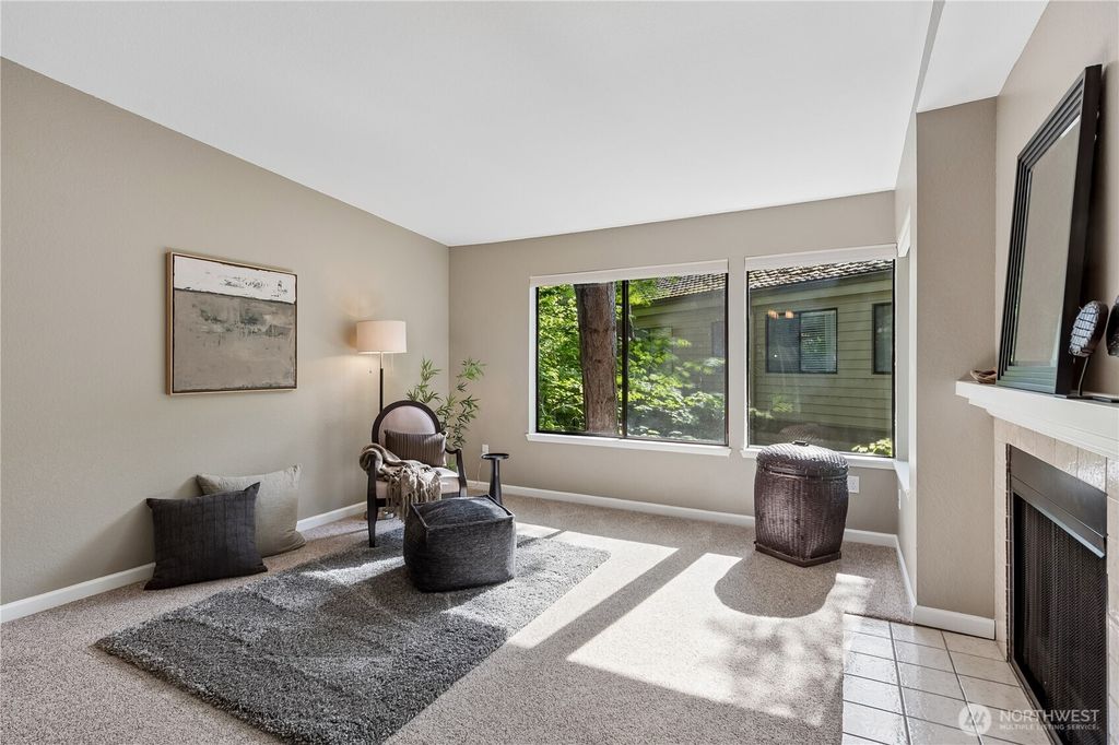 Photo of 1380 Bellevue Way NE #4, Bellevue, WA 98004 (MLS # 2526967)