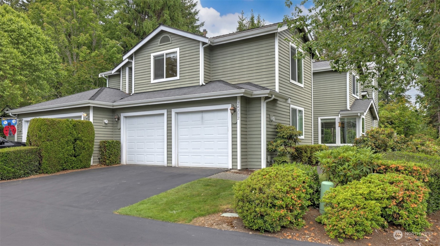 24312 SE 41st Place 50

                                                                             Sammamish                                

                                    , WA - $869,950