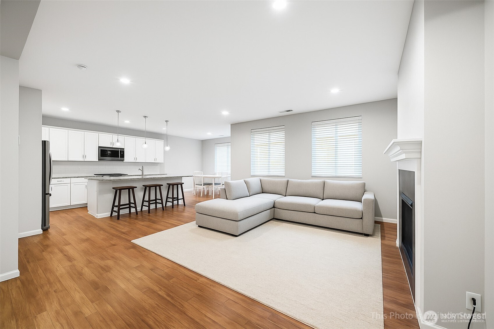 9048 Aster Street SE