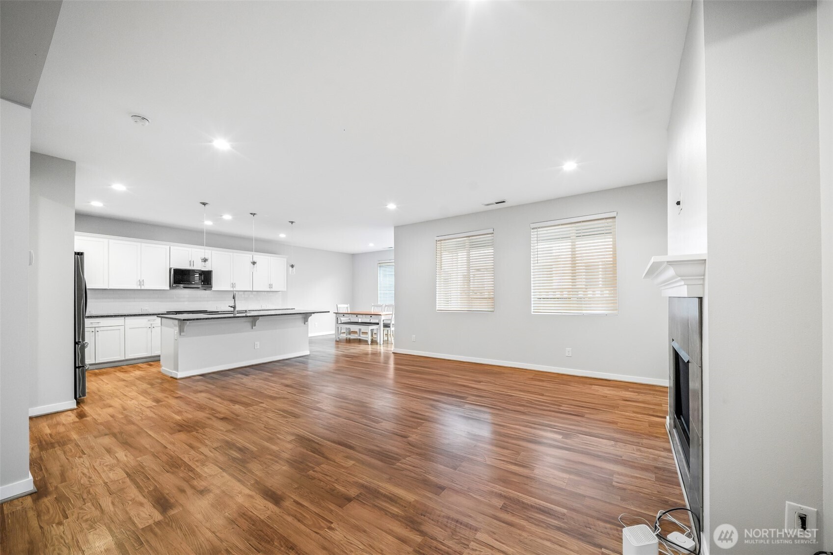 9048 Aster Street SE