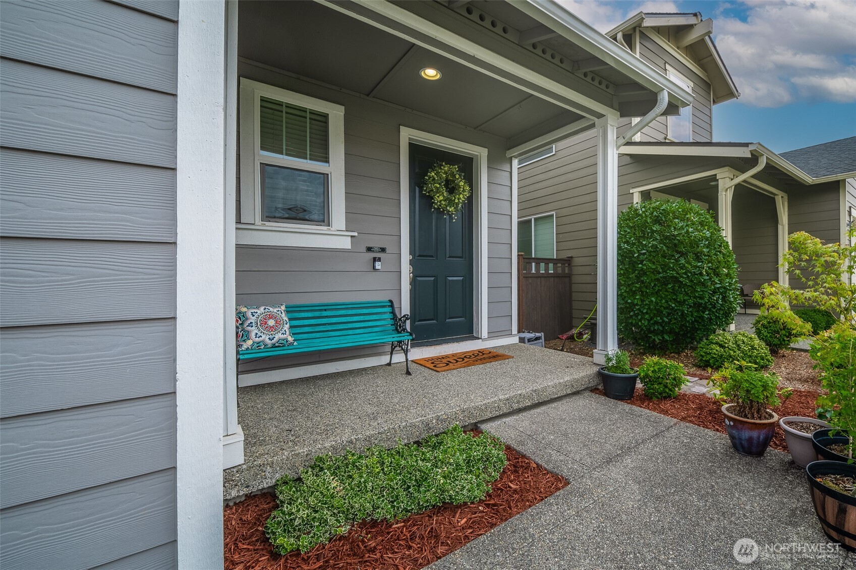 9048 Aster Street SE