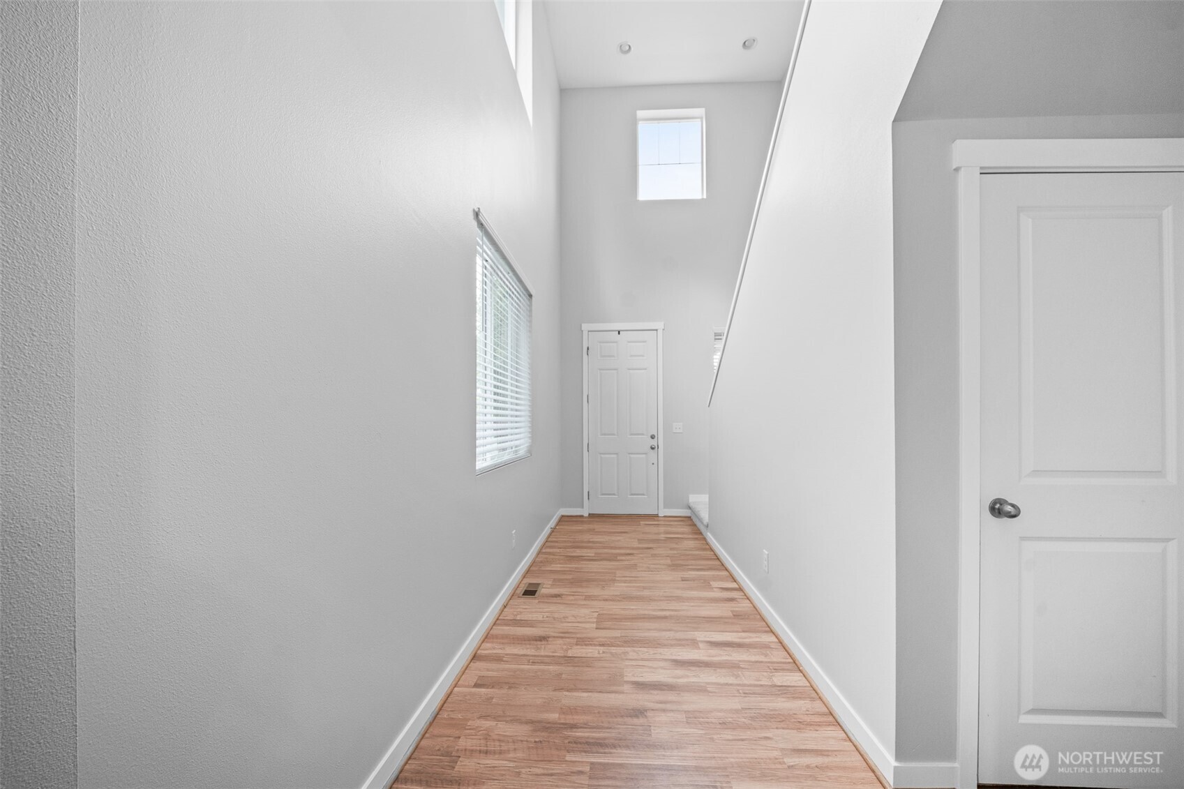 9048 Aster Street SE