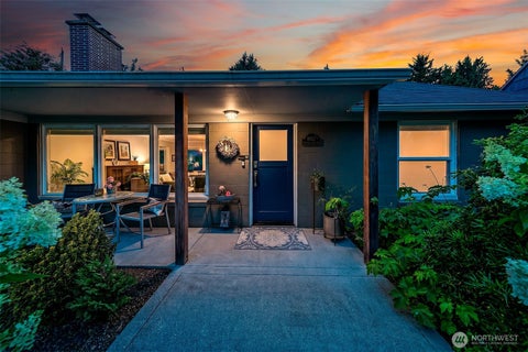 Photo of 8623 30th Avenue NE, Seattle, WA 98115 (MLS # 2560323)