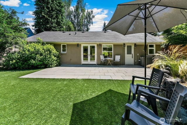 8623 30th Avenue NE, Seattle