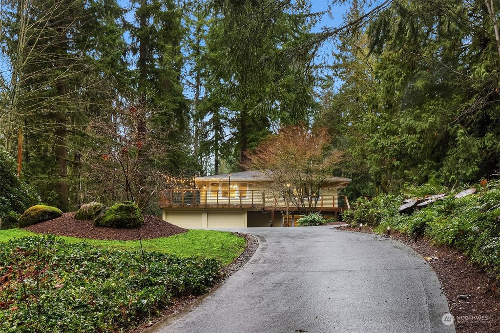 Photo of 25658 SE 154th Street, Issaquah, WA 98027 (MLS # 2186203)