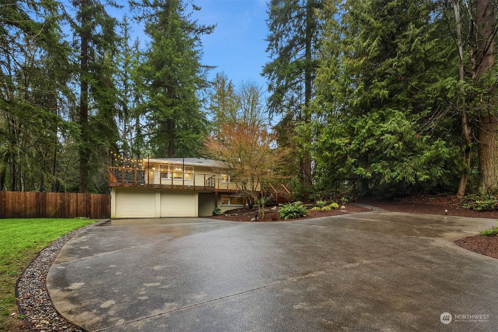 Photo of 25658 SE 154th Street, Issaquah, WA 98027 (MLS # 2186203)