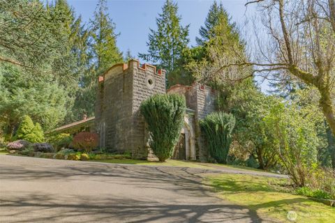 Photo of 2212 Roosevelt Street, Aberdeen, WA 98520 (MLS # 2357202)