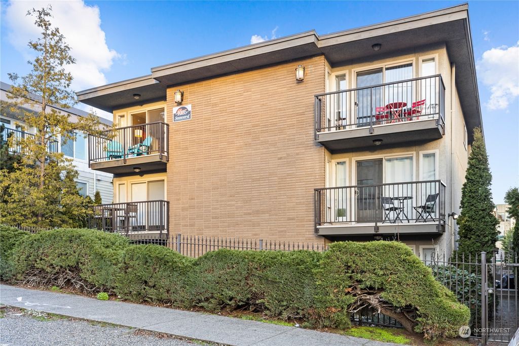 Photo of 1016 6th Avenue N #302, Seattle, WA 98109 (MLS # 2034905)