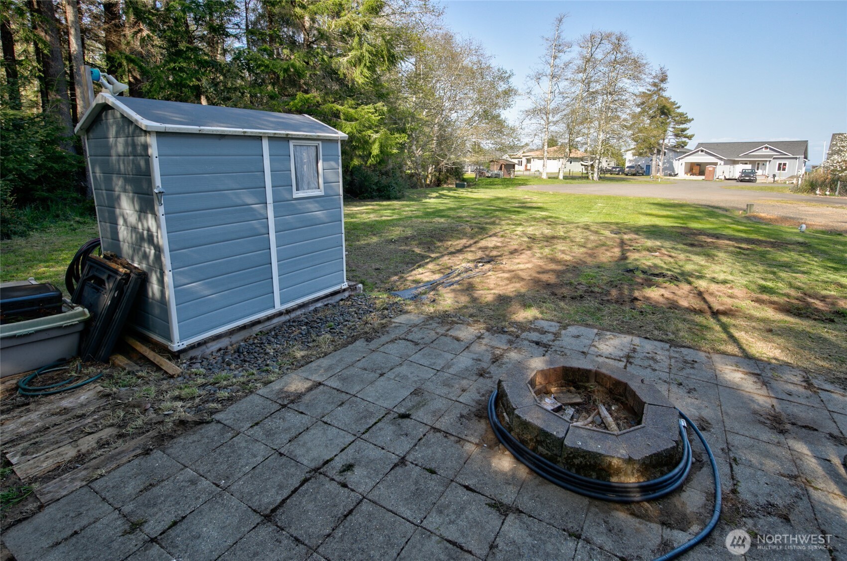 239 Mallus Court SE