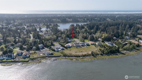 239 Mallus Court SE Ocean Shores WA 98569
