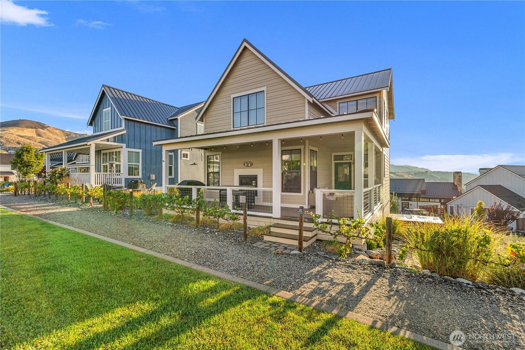Photo of 286 Bobcat Lane, Chelan, WA 98816 (MLS # 2584304)