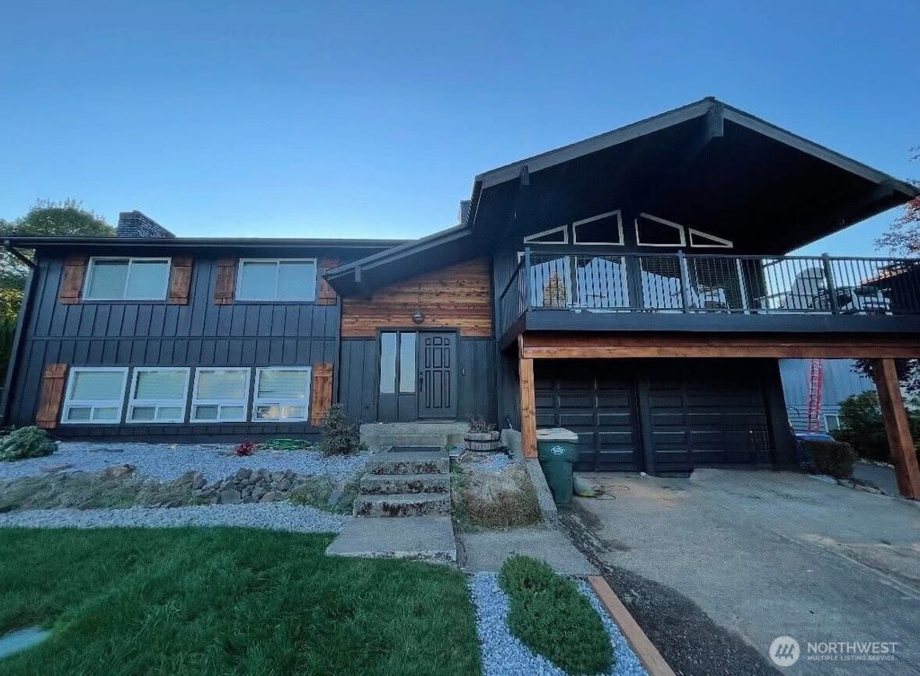 Photo of 105 Sirius Place, Chehalis, WA 98532 (MLS # 2499195)