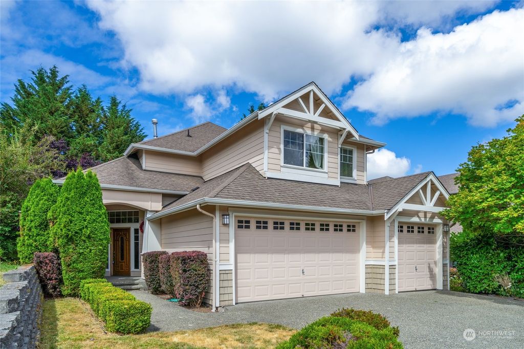 Photo of 141 242nd Avenue SE, Sammamish, WA 98074 (MLS # 2271768)