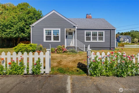 Photo of 1913 Wilson Ave Avenue, Enumclaw, WA 98022 (MLS # 2573694)