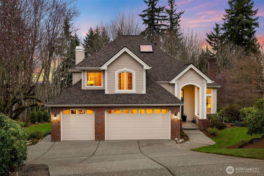 Photo of 16880 SE 56th Place, Bellevue, WA 98006 (MLS # 2486846)