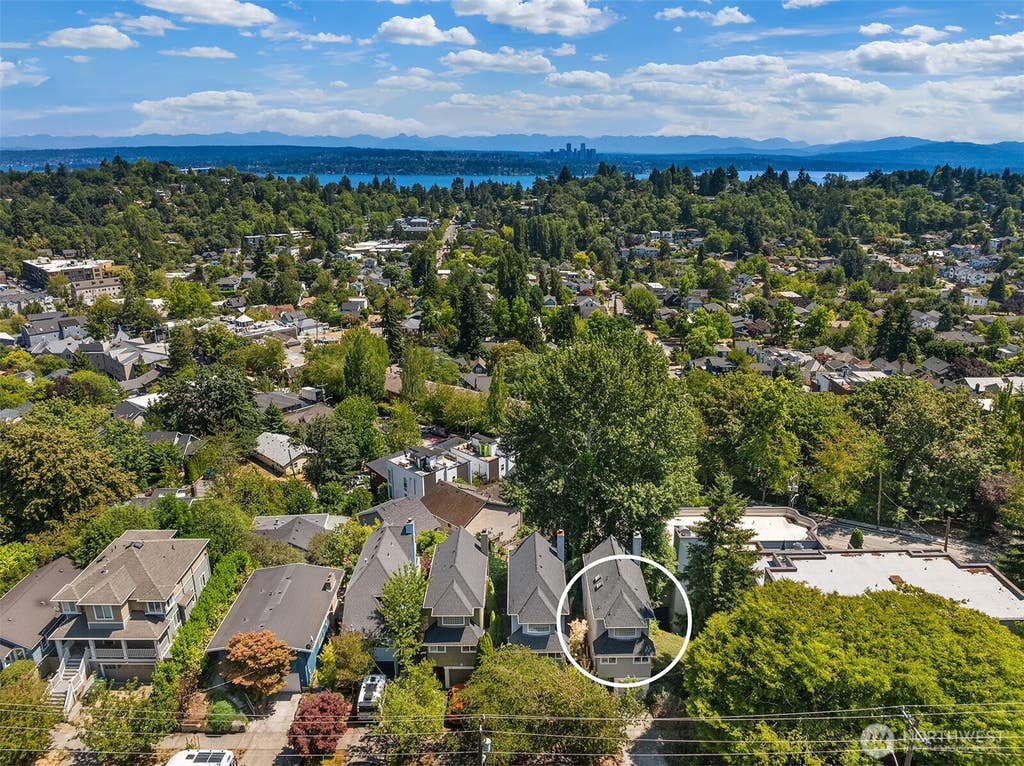 Photo of 314 25th Avenue E, Seattle, WA 98112 (MLS # 2553523)