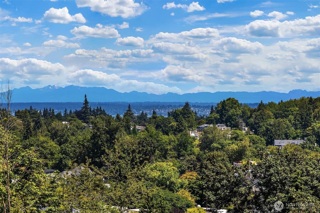 Photo of 314 25th Avenue E, Seattle, WA 98112 (MLS # 2553523)