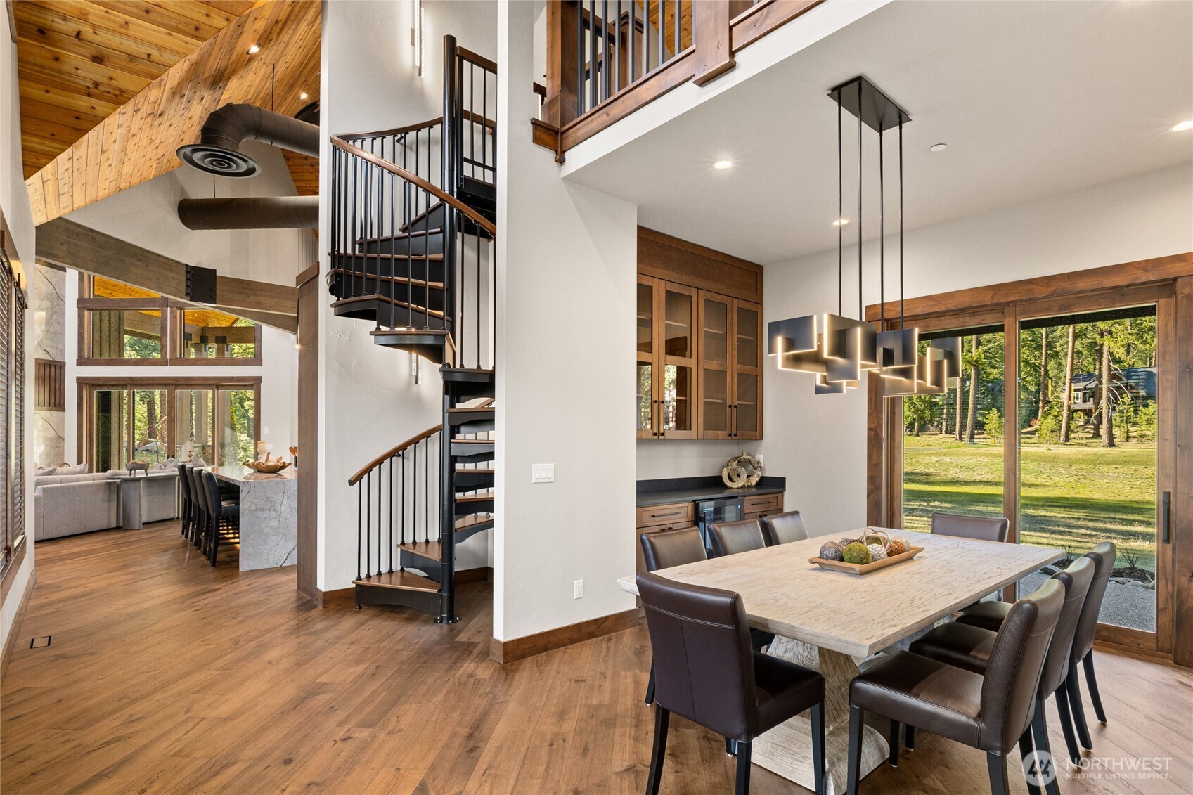 Cle Elum, Washington, 98922, United States, 5 Bedrooms Bedrooms, ,6 BathroomsBathrooms,Residential,Active,2012925