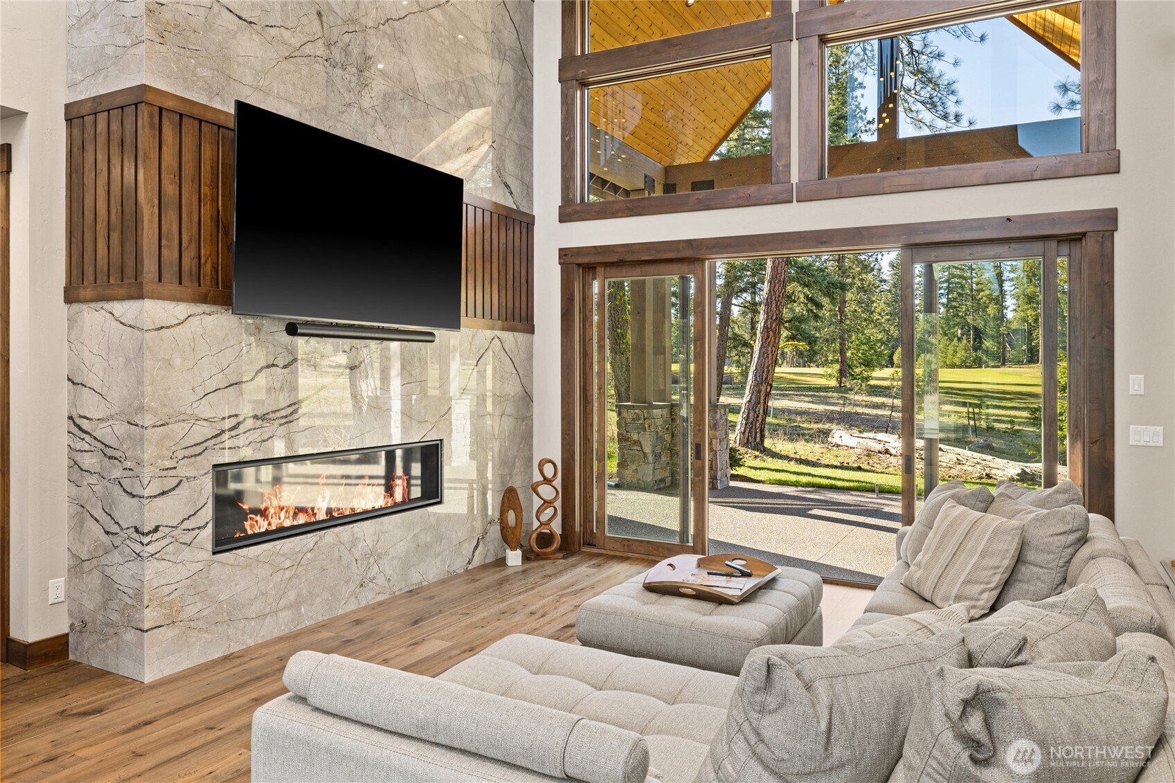 Cle Elum, Washington, 98922, United States, 5 Bedrooms Bedrooms, ,6 BathroomsBathrooms,Residential,Active,2012925
