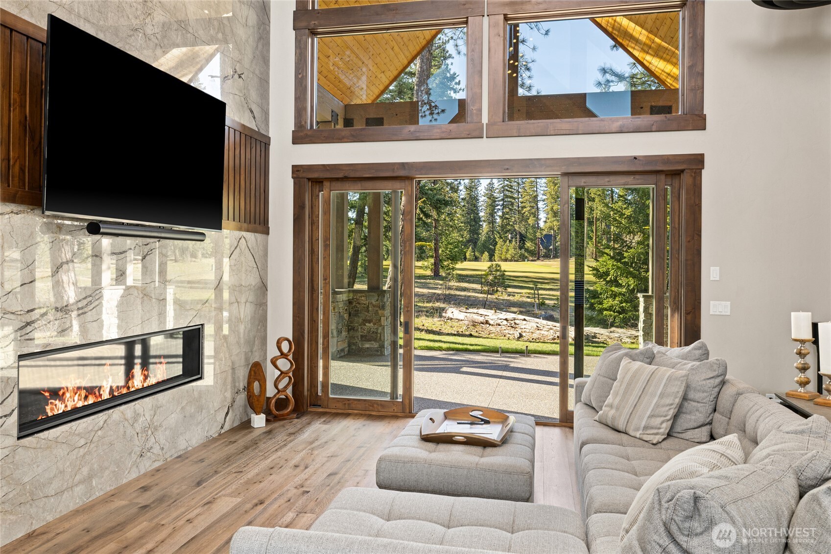 Cle Elum, Washington, 98922, United States, 5 Bedrooms Bedrooms, ,6 BathroomsBathrooms,Residential,Active,2012925