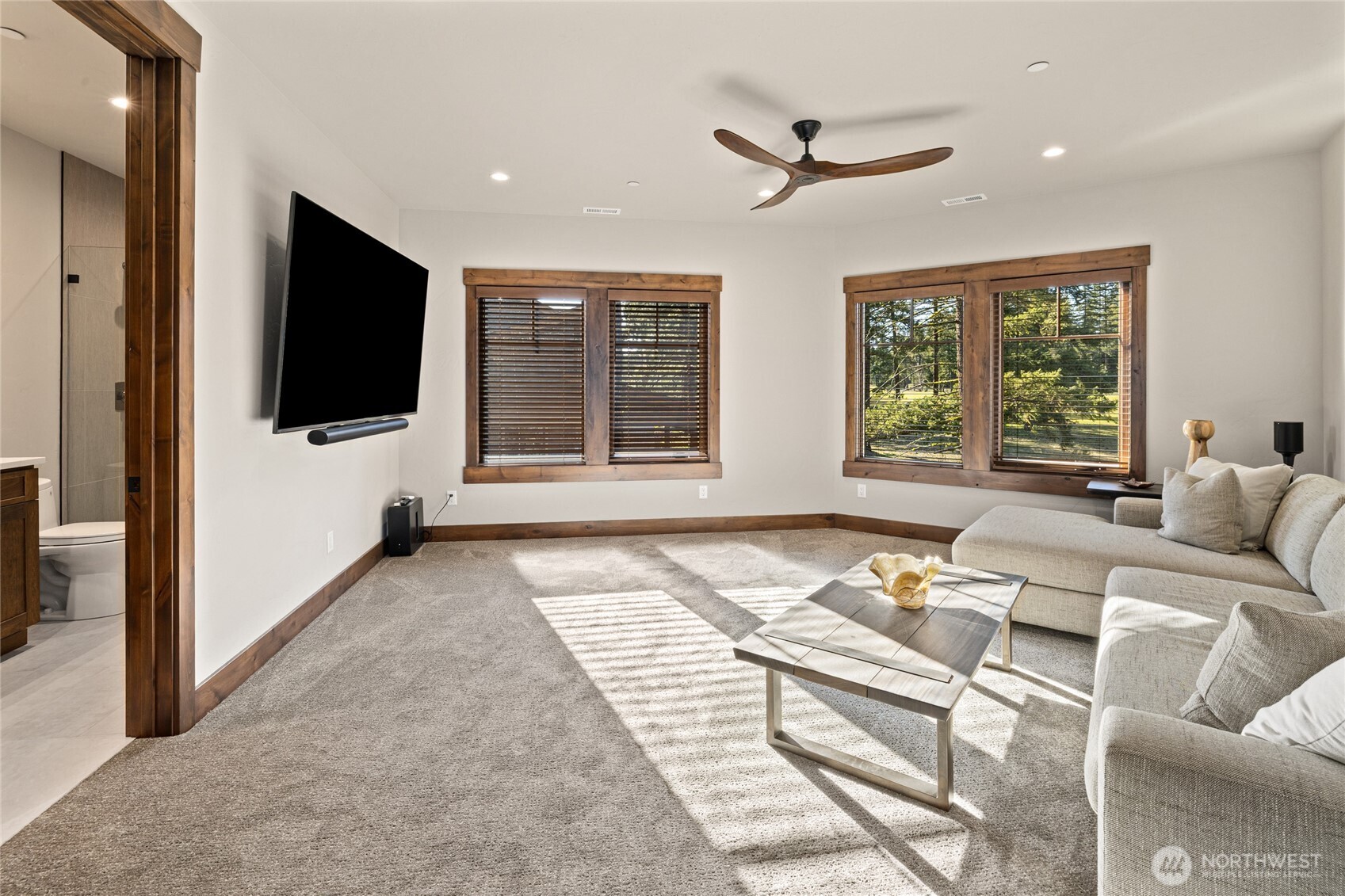 Cle Elum, Washington, 98922, United States, 5 Bedrooms Bedrooms, ,6 BathroomsBathrooms,Residential,Active,2012925
