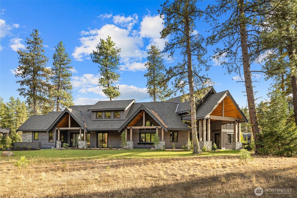 Photo of 221 Tipple Hill Loop, Cle Elum, WA 98922 (MLS # 2466873)