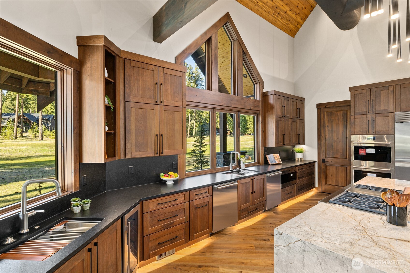 Cle Elum, Washington, 98922, United States, 5 Bedrooms Bedrooms, ,6 BathroomsBathrooms,Residential,Active,2012925