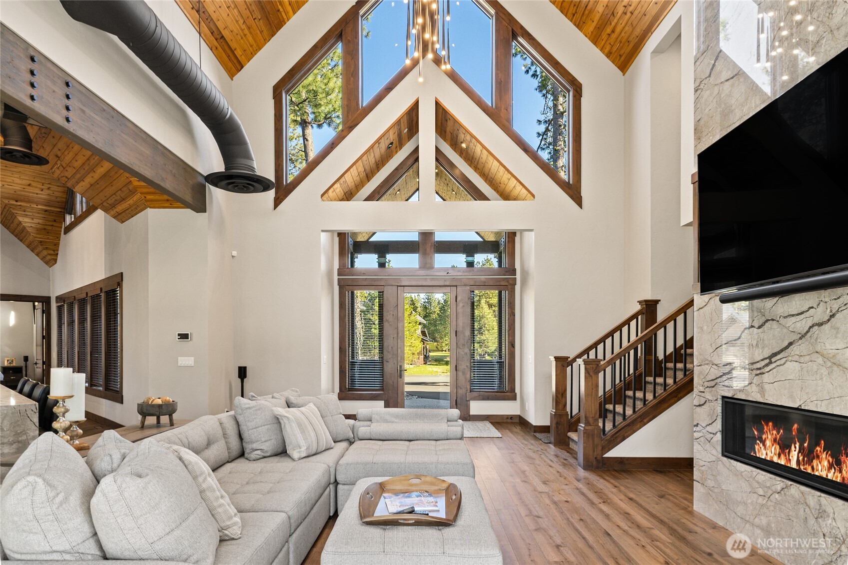 Cle Elum, Washington, 98922, United States, 5 Bedrooms Bedrooms, ,6 BathroomsBathrooms,Residential,Active,2012925