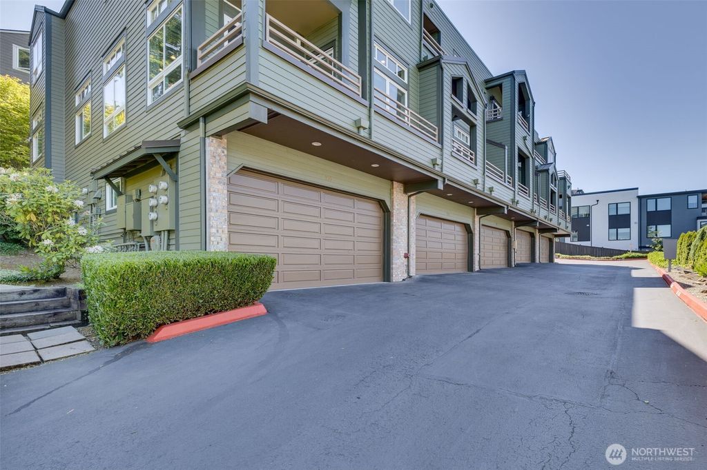 Photo of 327 2nd Avenue S, Kirkland, WA 98033 (MLS # 2439735)