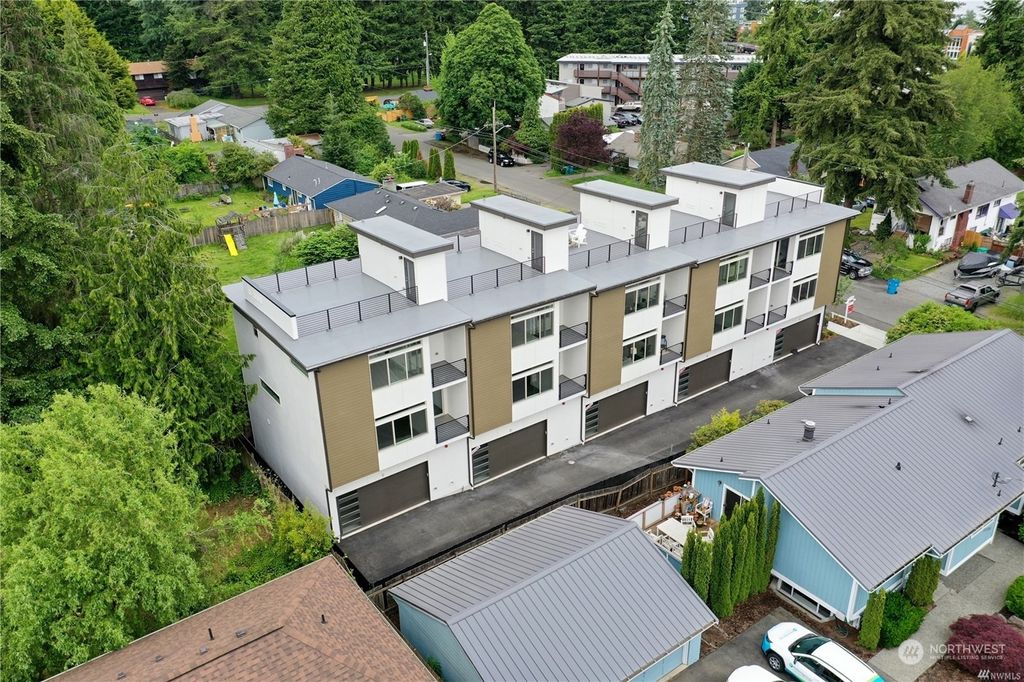 Photo of 14709 32nd Avenue NE #E, Shoreline, WA 98155 (MLS # 2159024)