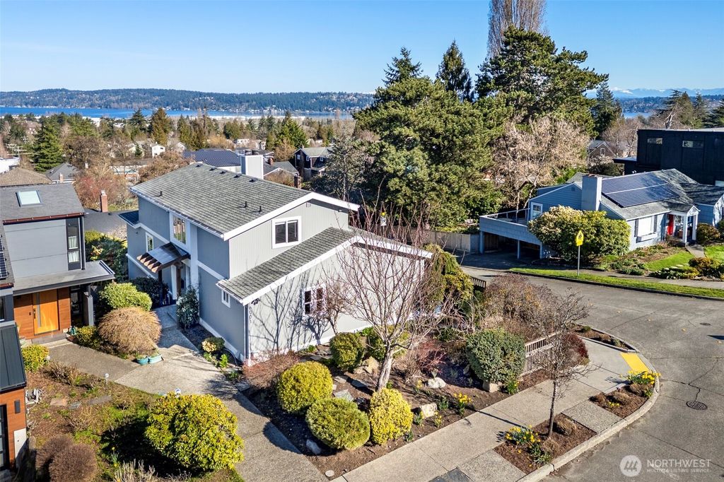 Photo of 6001 60th Avenue NE, Seattle, WA 98115 (MLS # 2508241)