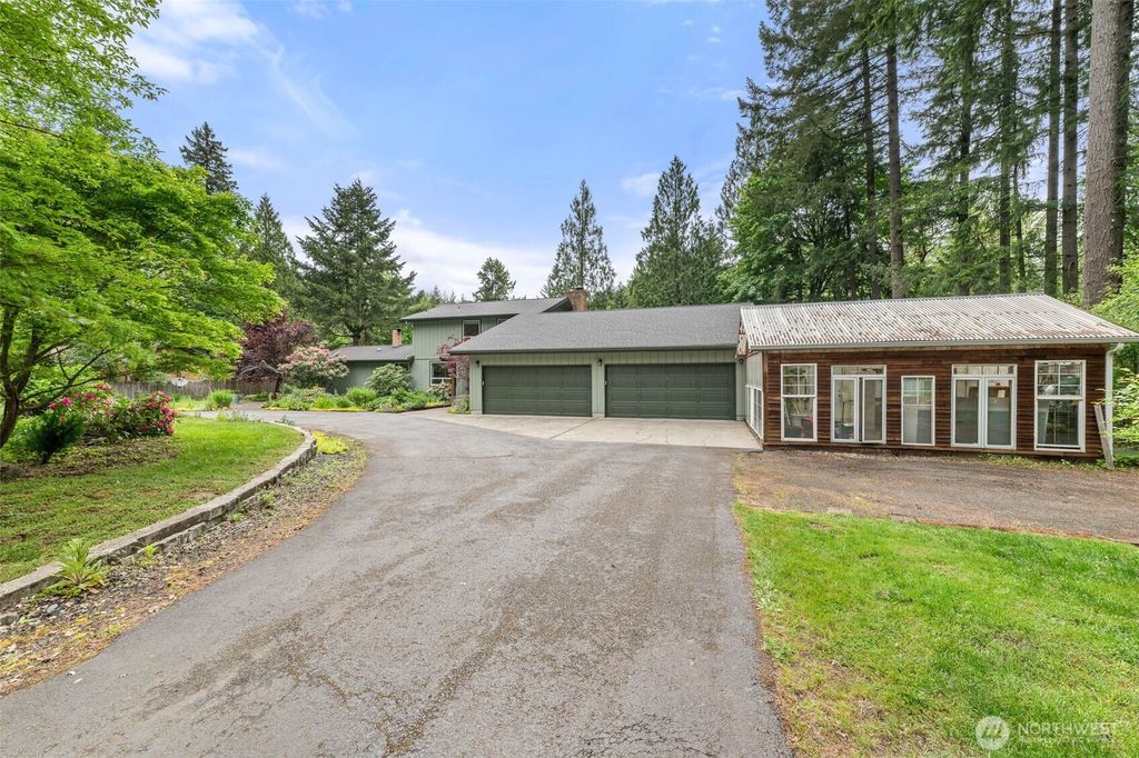Photo of 11008 Cowlitz Drive SE, Olympia, WA 98501 (MLS # 2524781)