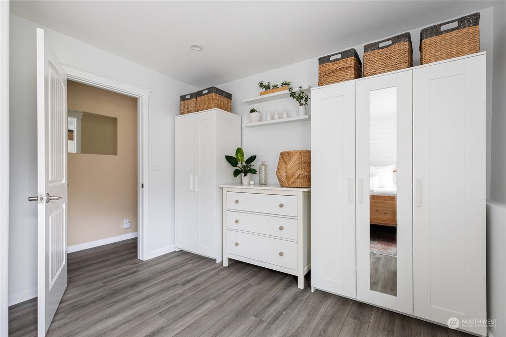 listing image 9363570643589242476