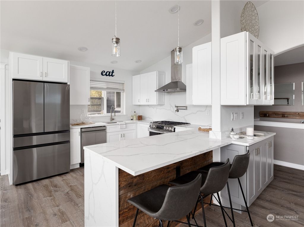 listing image 9362002142117597409